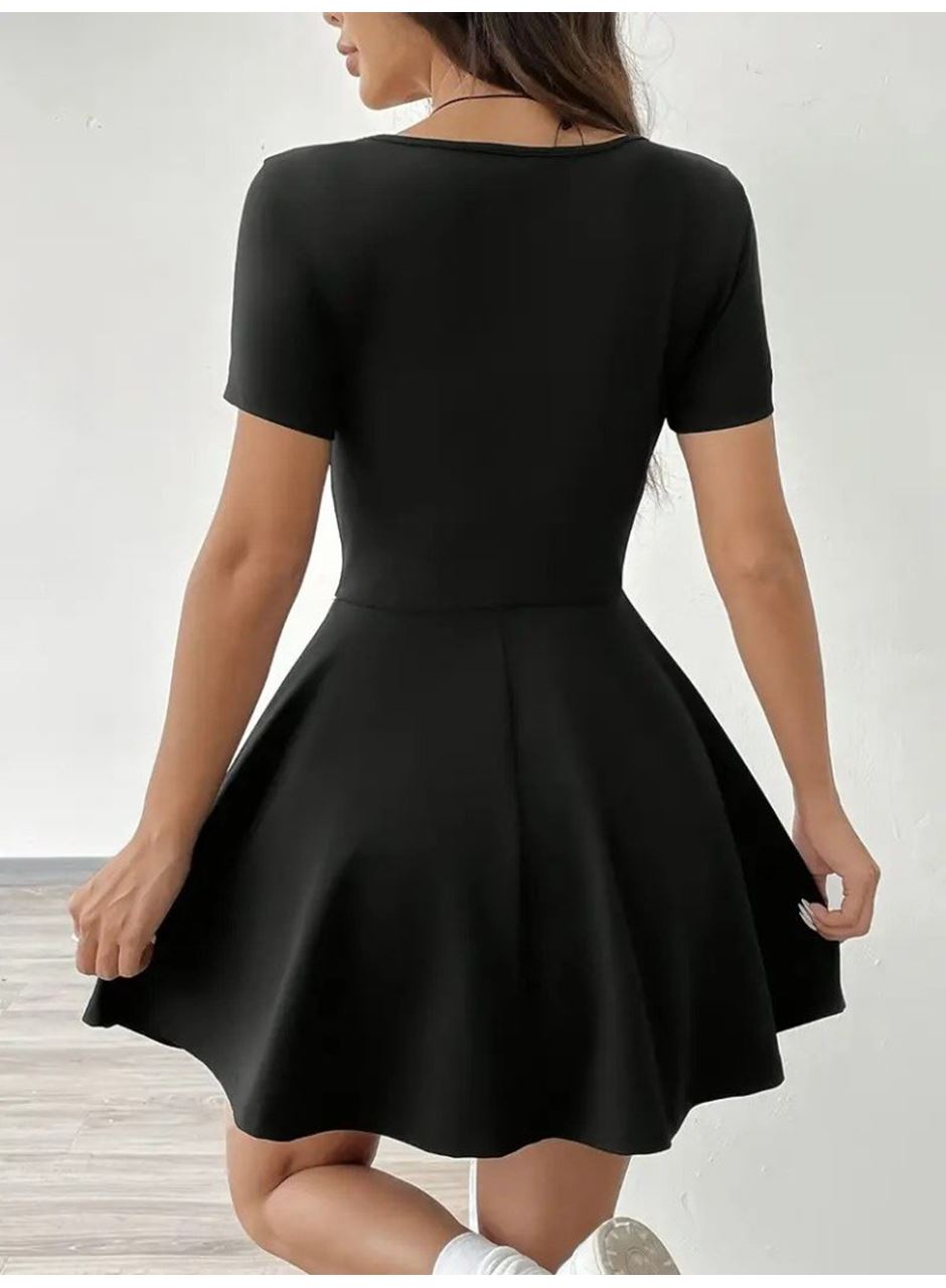 Kadın Kısa Kollu Kare Yaka Short Detaylı Cepli Dalgıç Elbise