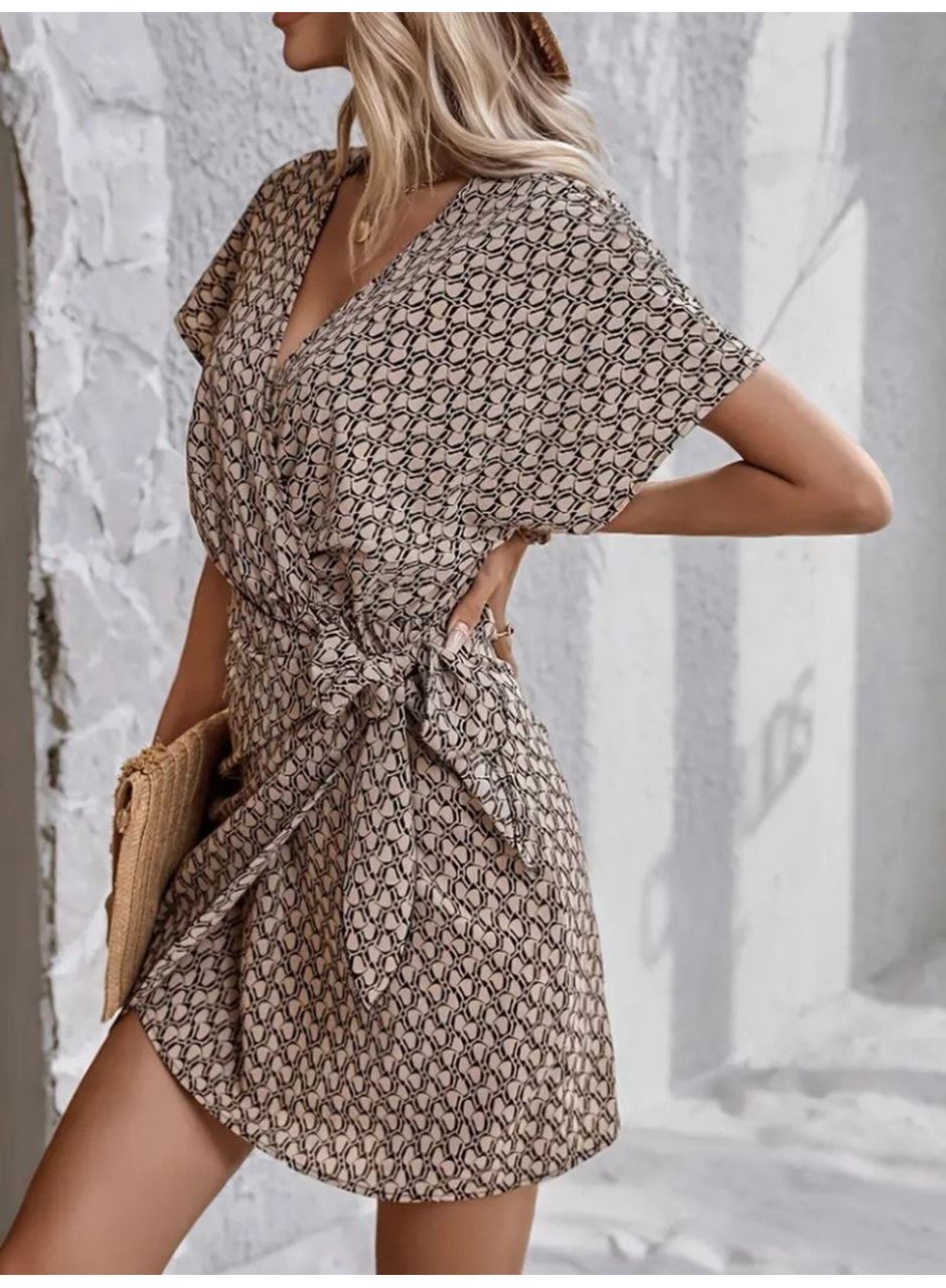 Kadın Kısa Yarasa Kollu önden Kruvaze Yaka Detaylı önden Bağlamalı Desenli Süprem Elbise