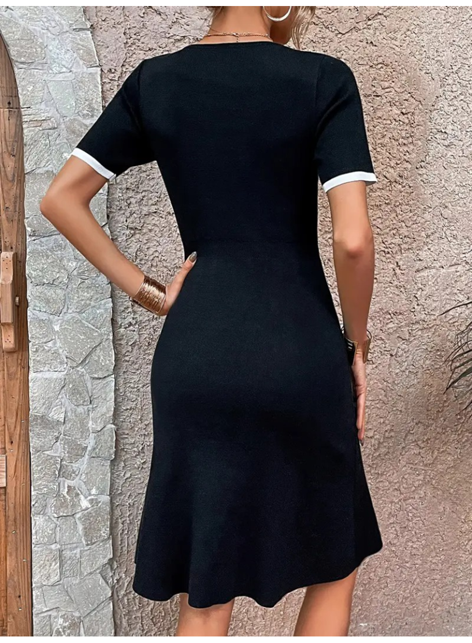 Kadın Kısa Kollu Bisiklet Yaka Yandan Yırtmaçlı Renkli şerit Detay Janjan Krep Elbise