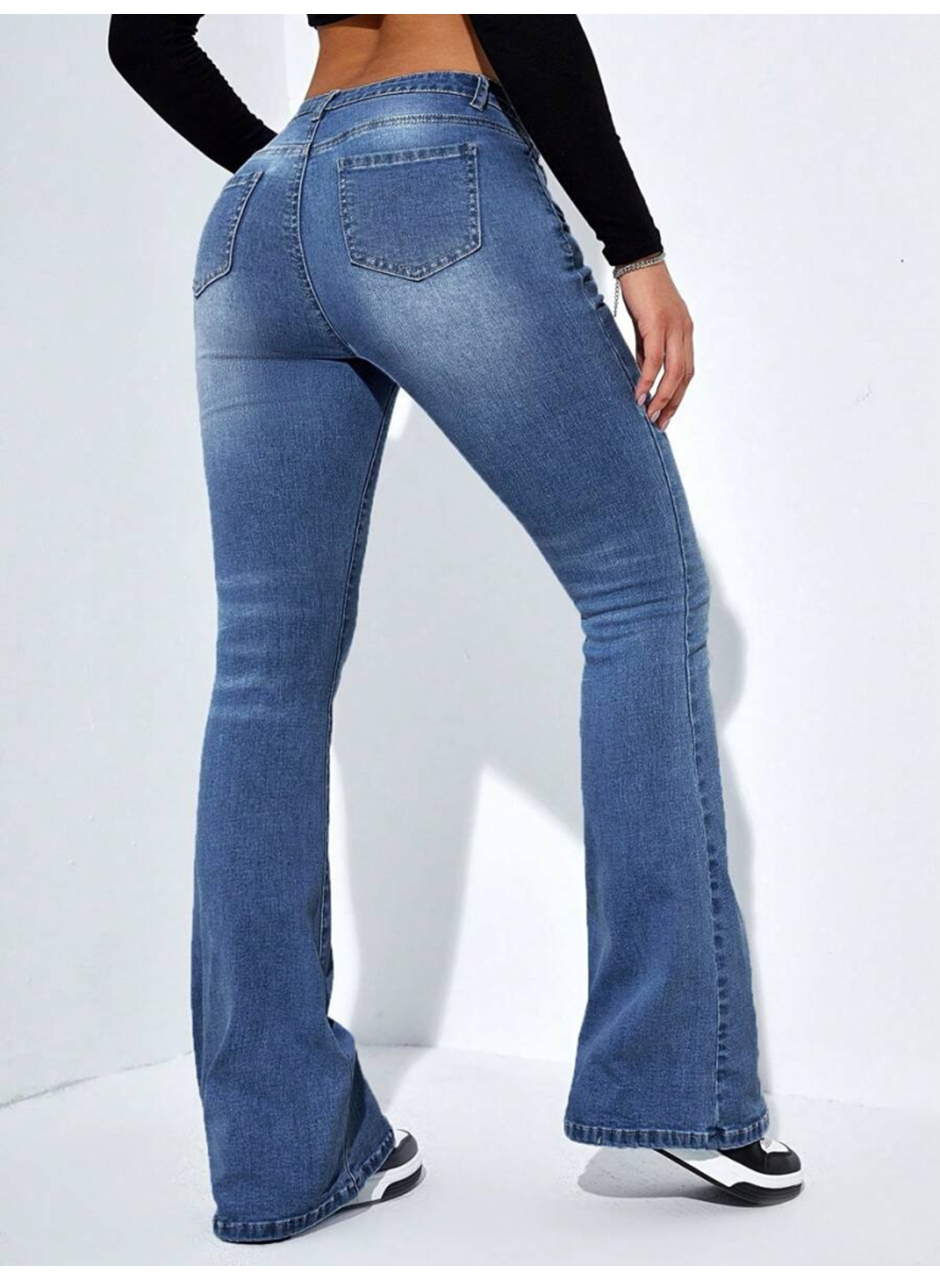 Kadın Yüksek Bel Cepli İspanyol Paçalı Kot Jeans Pantolon