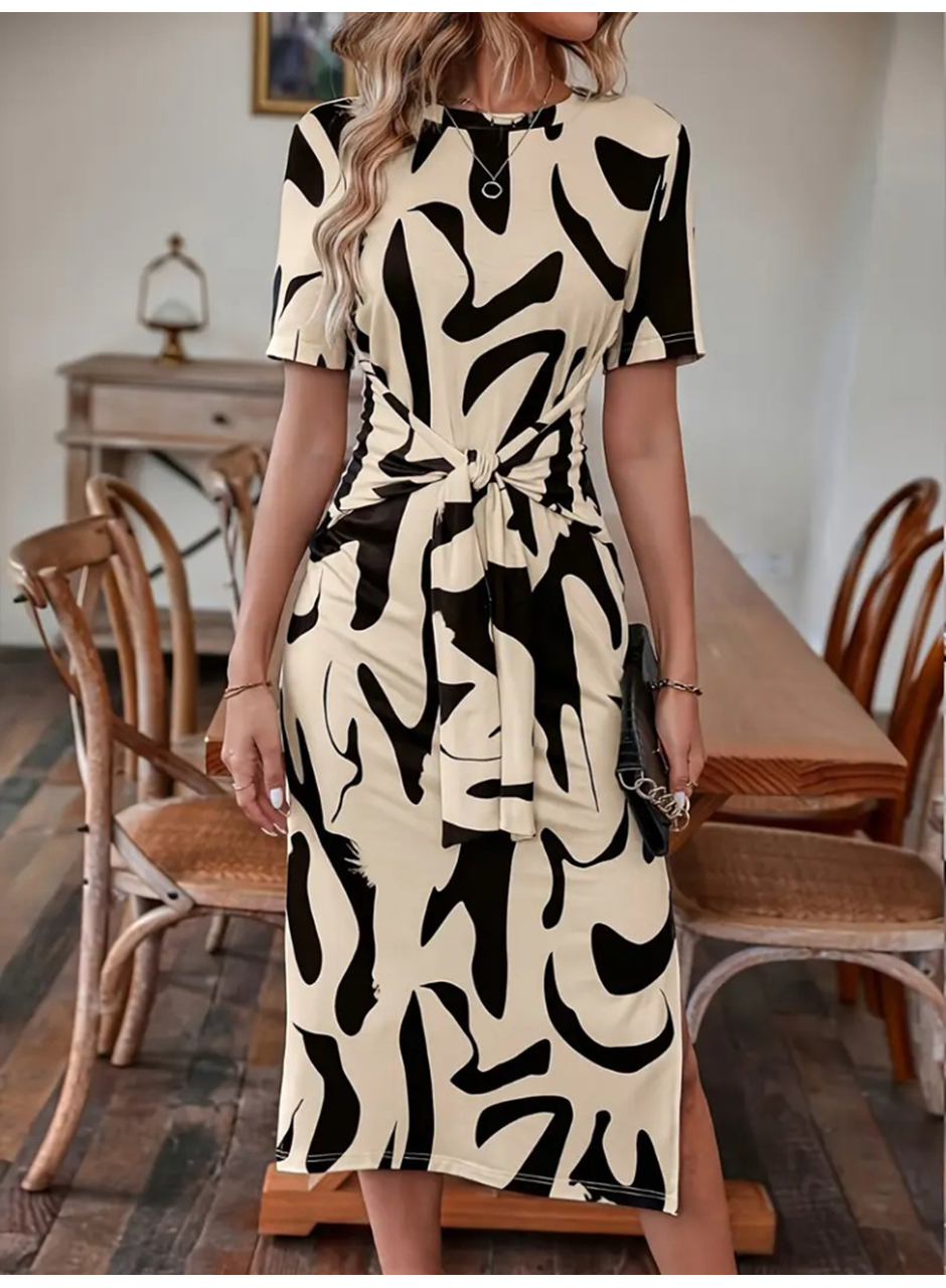 Kadın Kısa Kollu Bisiklet Yaka Desenli Belden Bağlamalı Yandan Yırtmaçlı Süprem Elbise