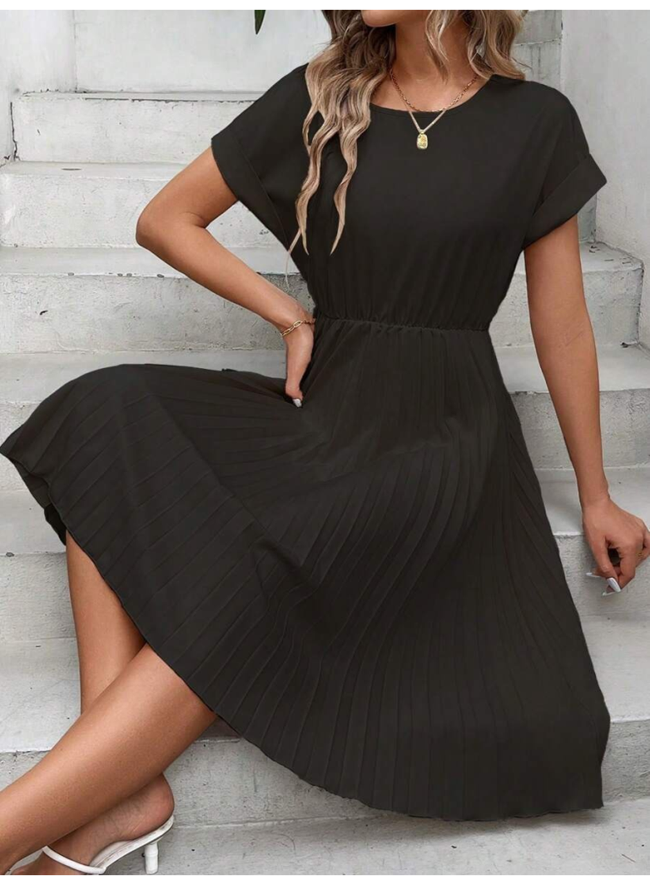 Kadın Kısa Kollu Yakası Açık Belden Lastikli Pileli Kısa Ithal Krep Elbise