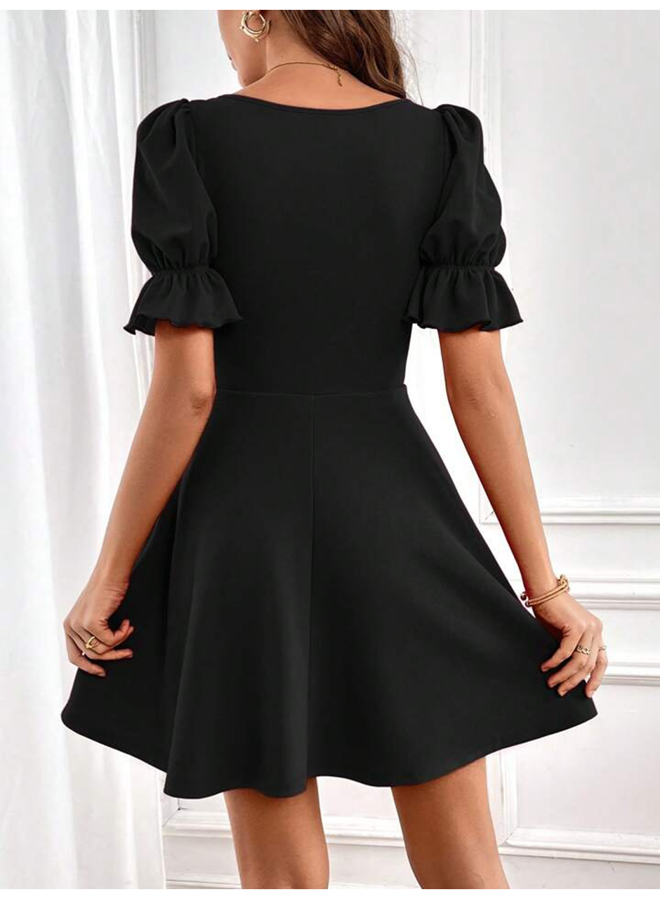 Kadın Kısa Kollu Kare Yakalı Kiloş Ithal Krep Elbise