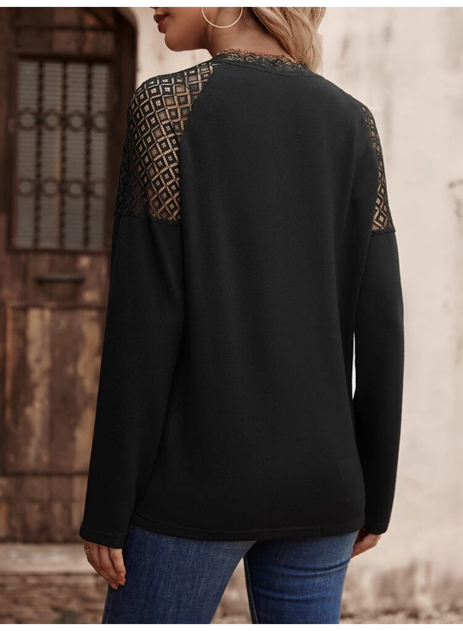 Kadın Uzun Kollu V Yakalı Dantel Detaylı Viskon Bluz