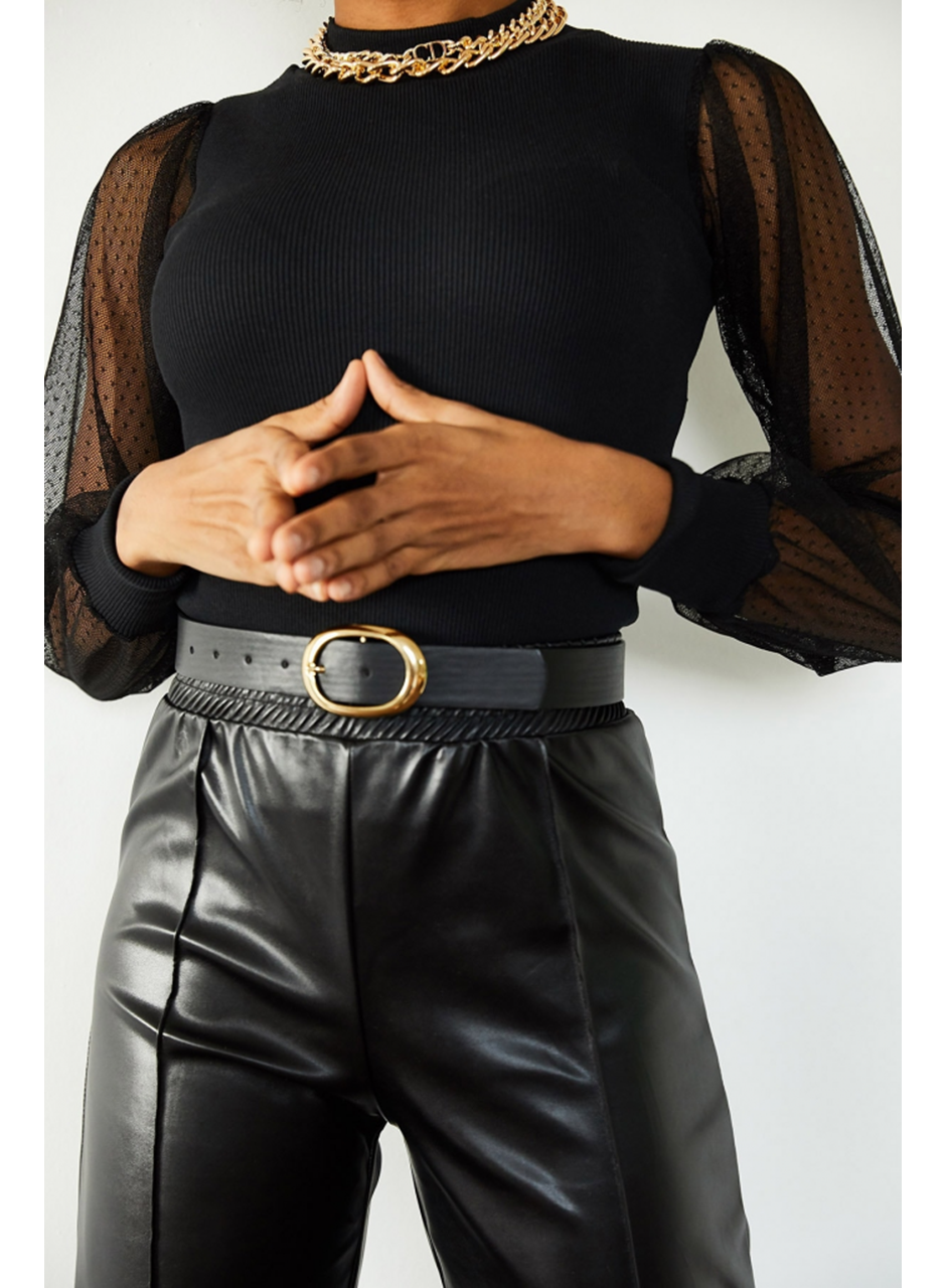 Kadın Siyah Kolu Tül Detaylı Yarım Balıkçı Kaşkorse Bluz