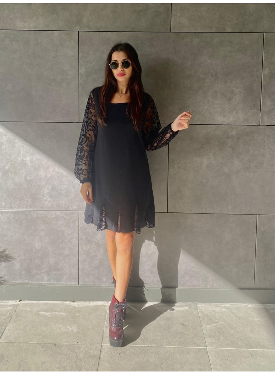 Kadın Uzun Kollu Yuvarlak Yaka Kol Ve Etek Ucu Dantelli Kısa Ithal Krep Elbise