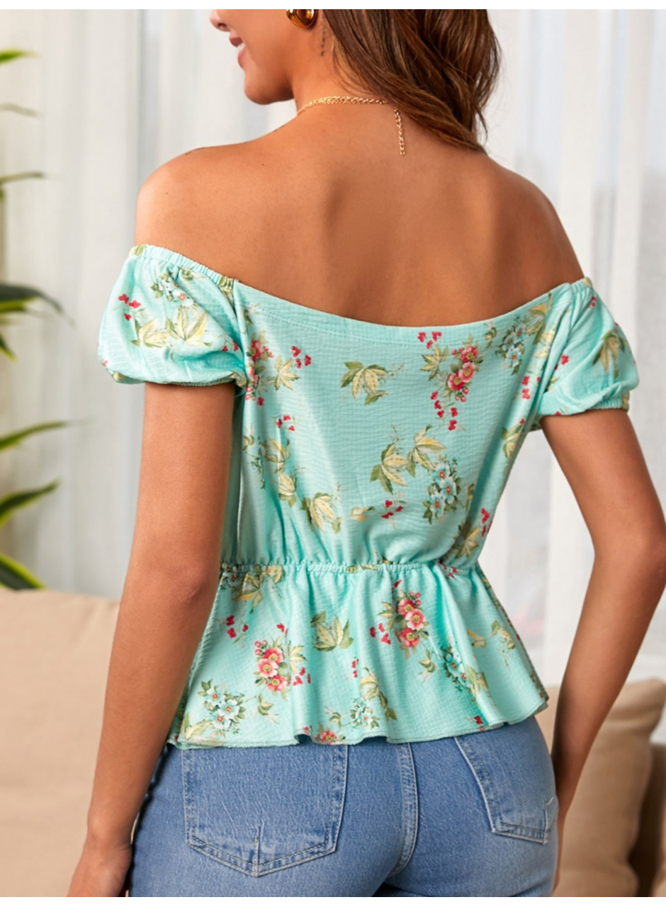 Kadın Kısa Kollu Madonna Yaka çiçek Desenli Düğme Detay Gipeli Süprem Kumaş Bluz