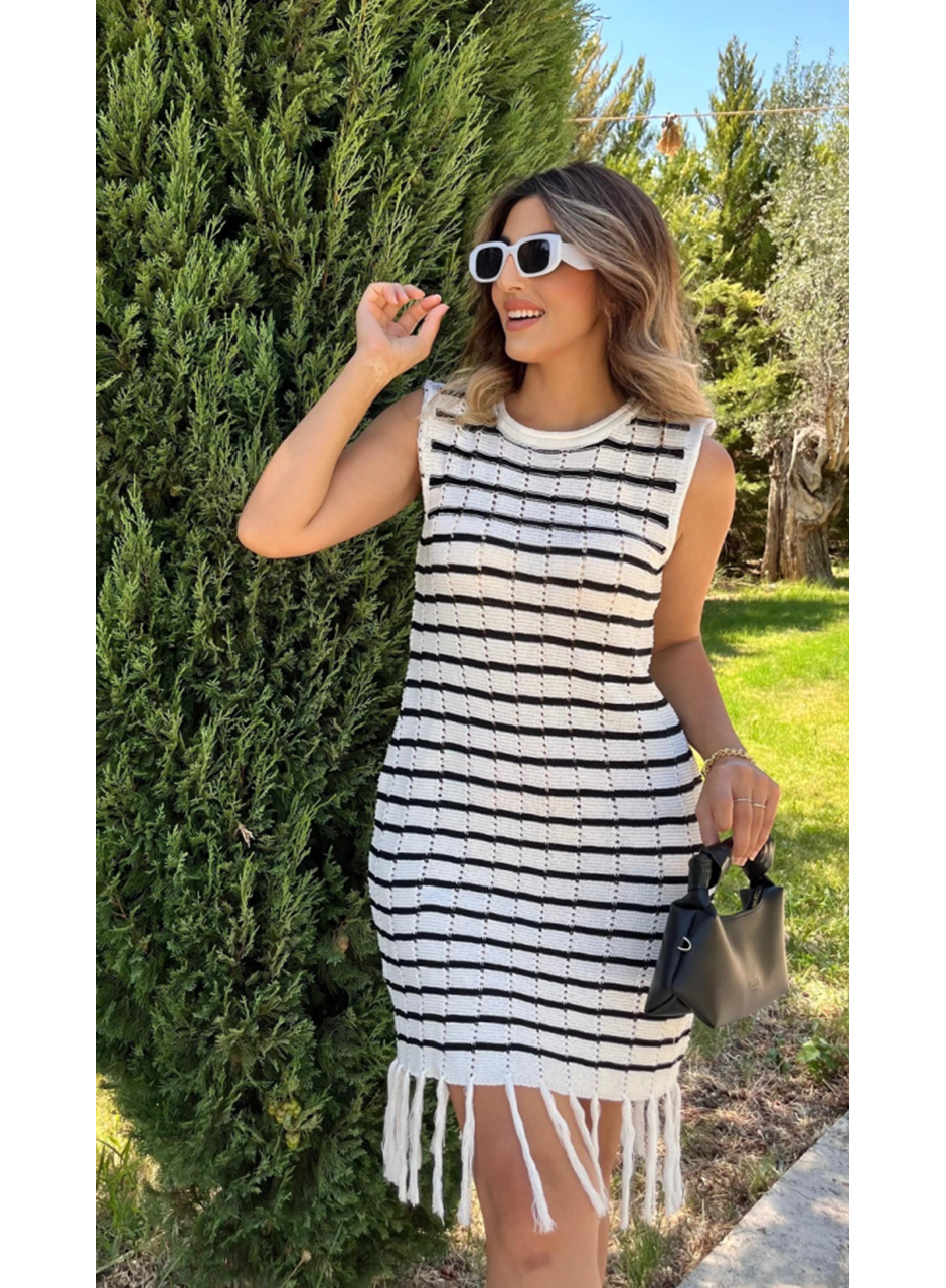 Kadın Kolsuz V Yaka Eteği Püsküllü çizgi Desen Triko Elbise