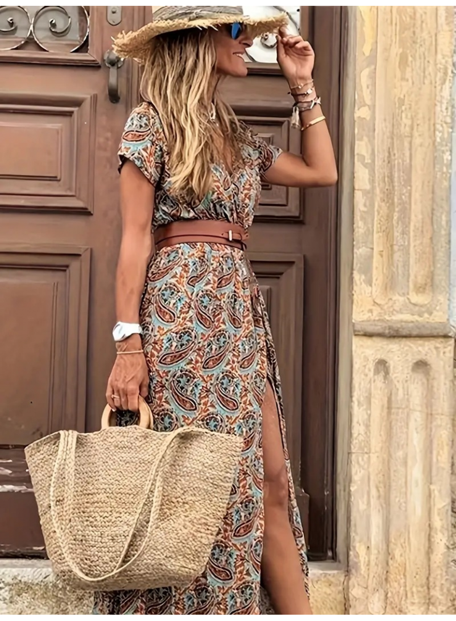 Kadın Kısa Kollu V Yaka Etnik Desenli Yırtmaç Detay Süprem Elbise (kemersiz)