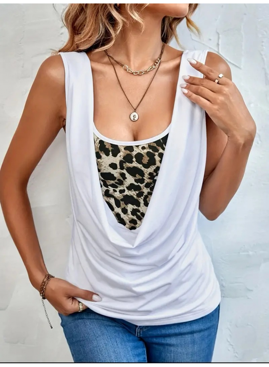 Kadın Kolsuz Degaje Leopar Detay Bluz