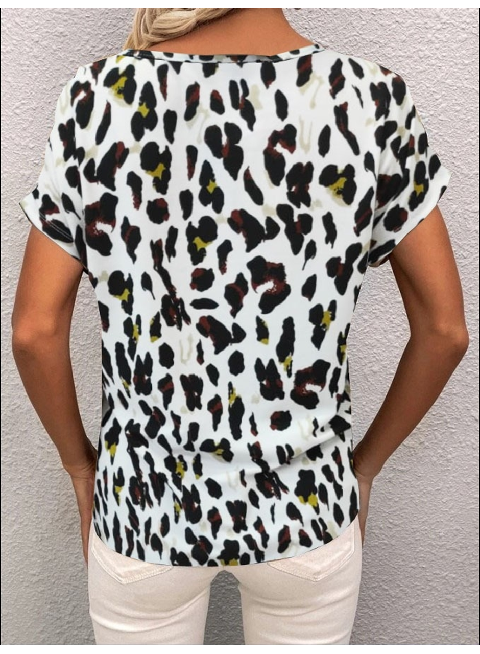 Kadın Kısa Kollu V Yaka Leopar Desen Krep Bluz