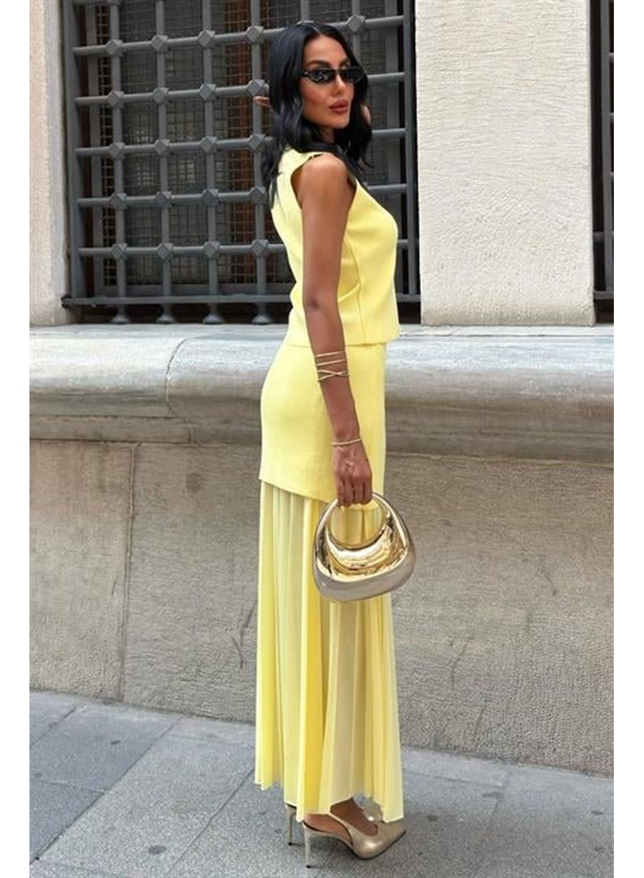 Yelekli Ve Pilise Etekli Triko Takım 10001