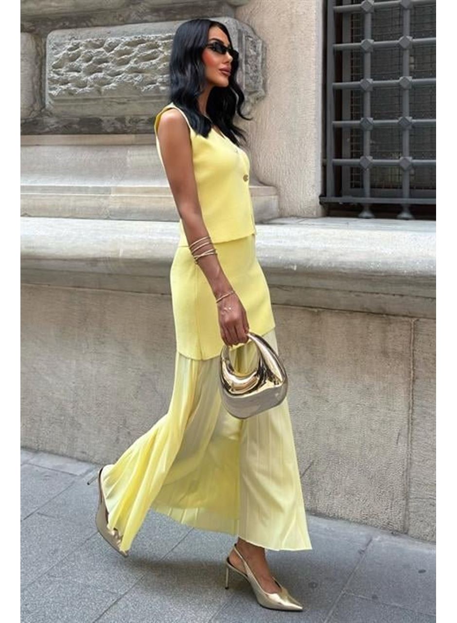 Yelekli Ve Pilise Etekli Triko Takım 10001