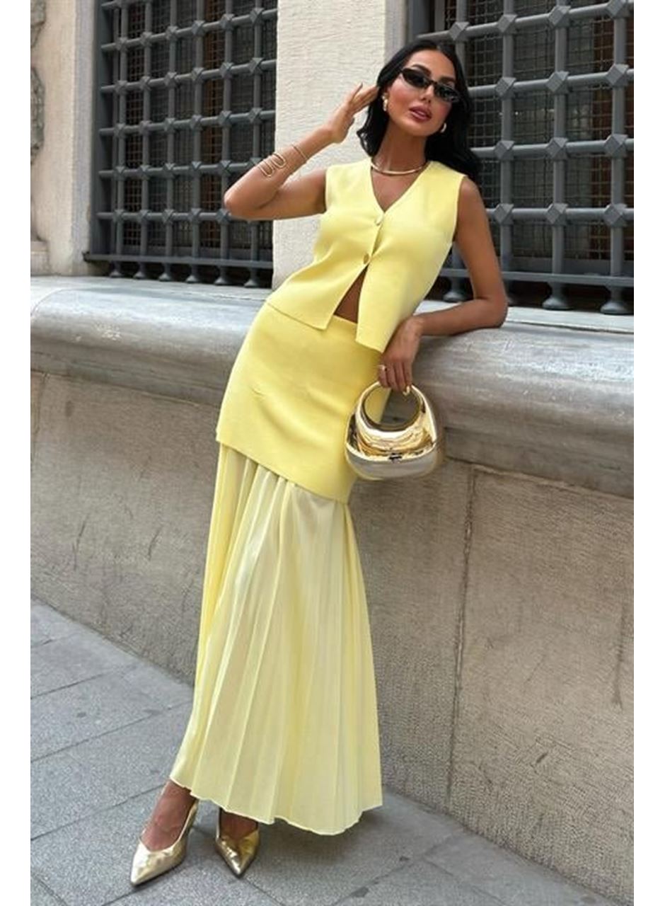 Yelekli Ve Pilise Etekli Triko Takım 10001