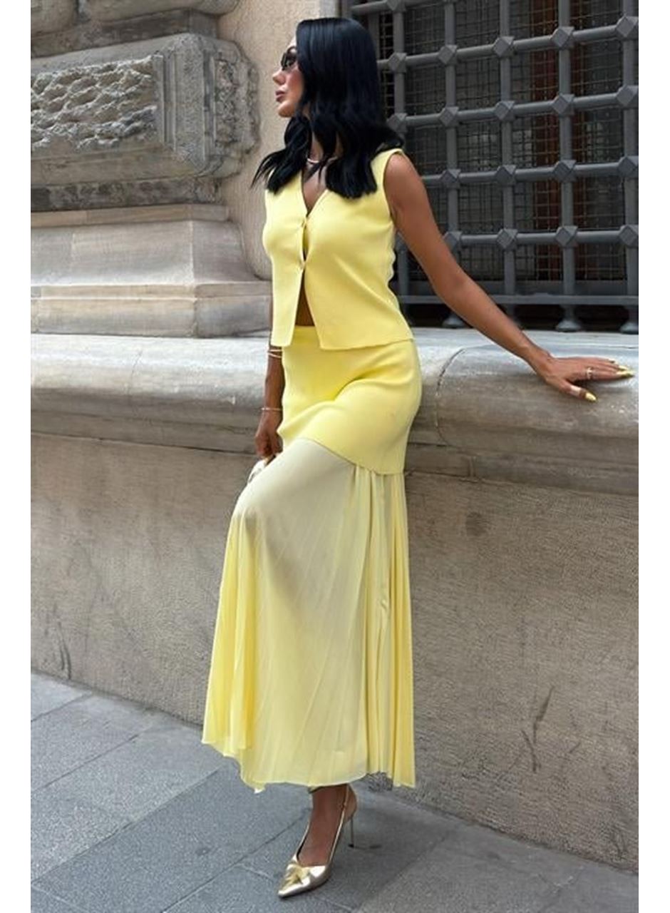 Yelekli Ve Pilise Etekli Triko Takım 10001