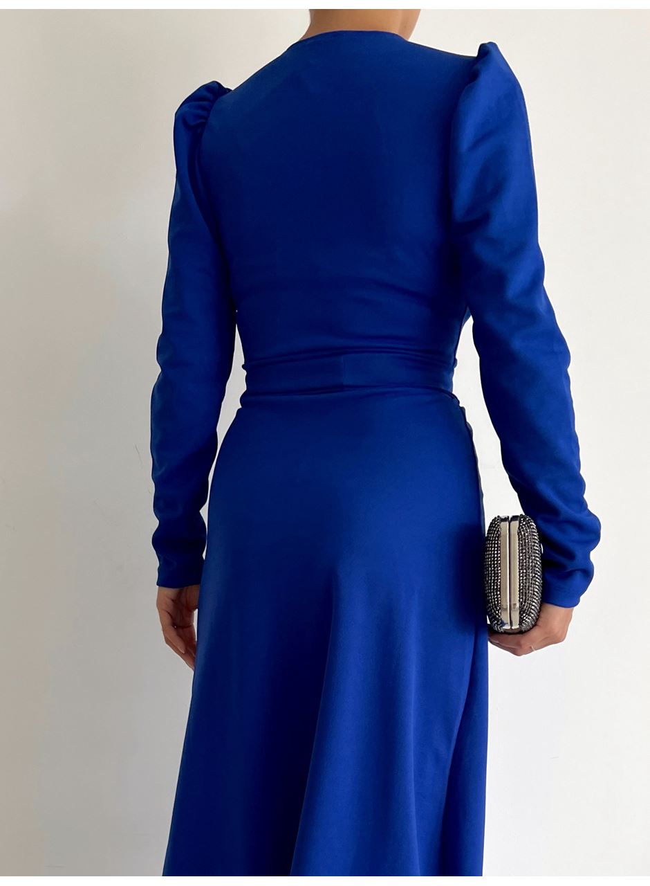 Krep Kumaş Midi Boy Kuşaklı Uzunkol Elbise