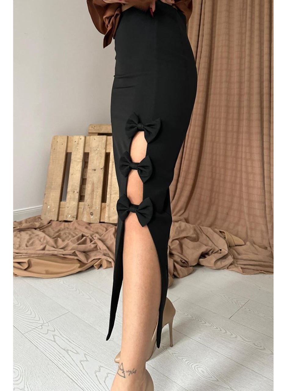 Siyah Fiyonk Detaylı Etek