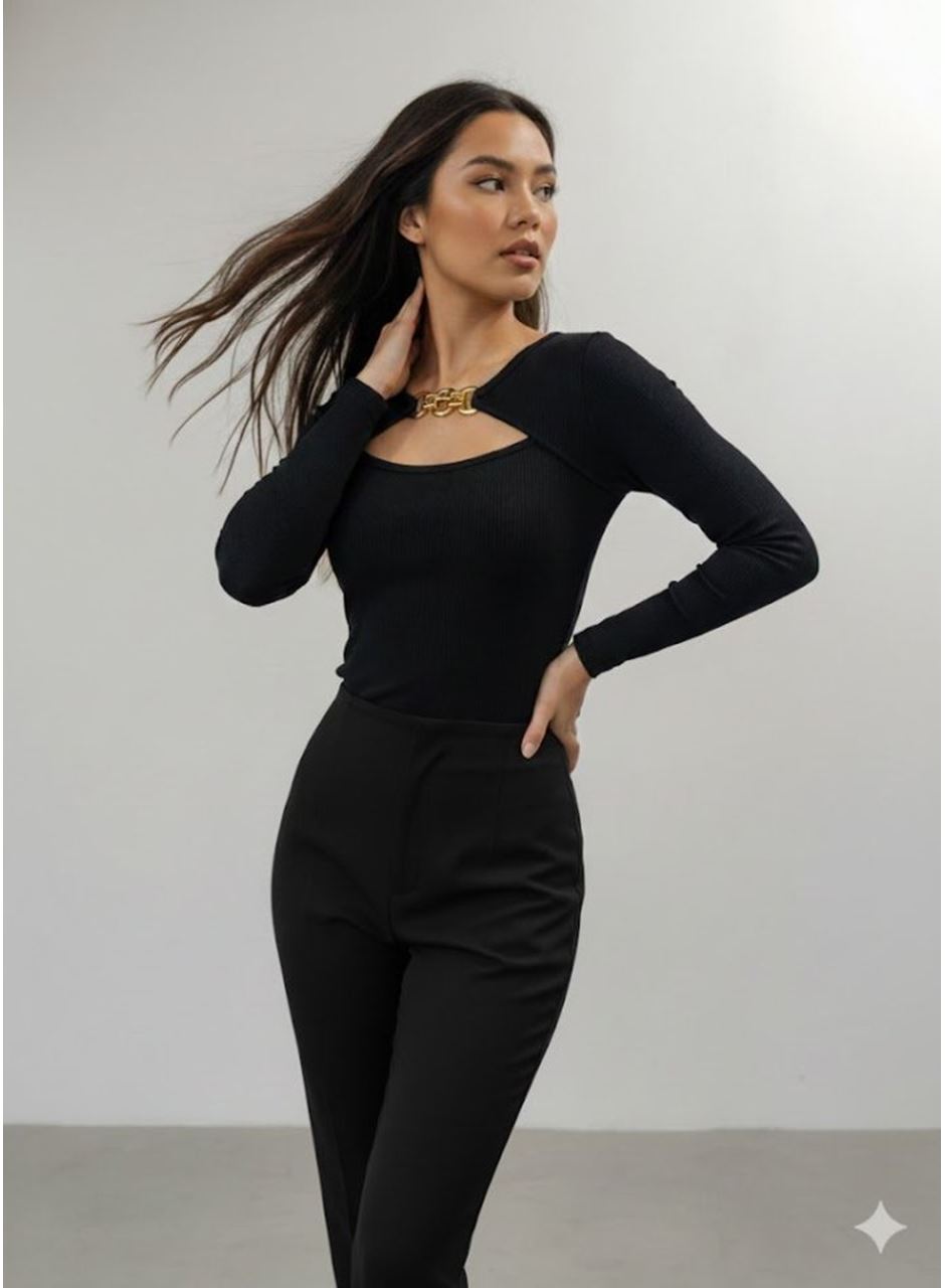 Kadın Uzun Kollu Göğüs Pencere Ve Toka Detay Kaşkorse Kumaş Bluz