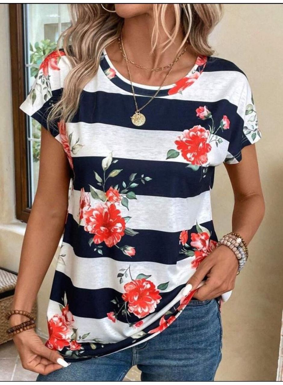 Kadın Çiçek Desenli Yatay Şeritli Bisiklet Yaka Tişört