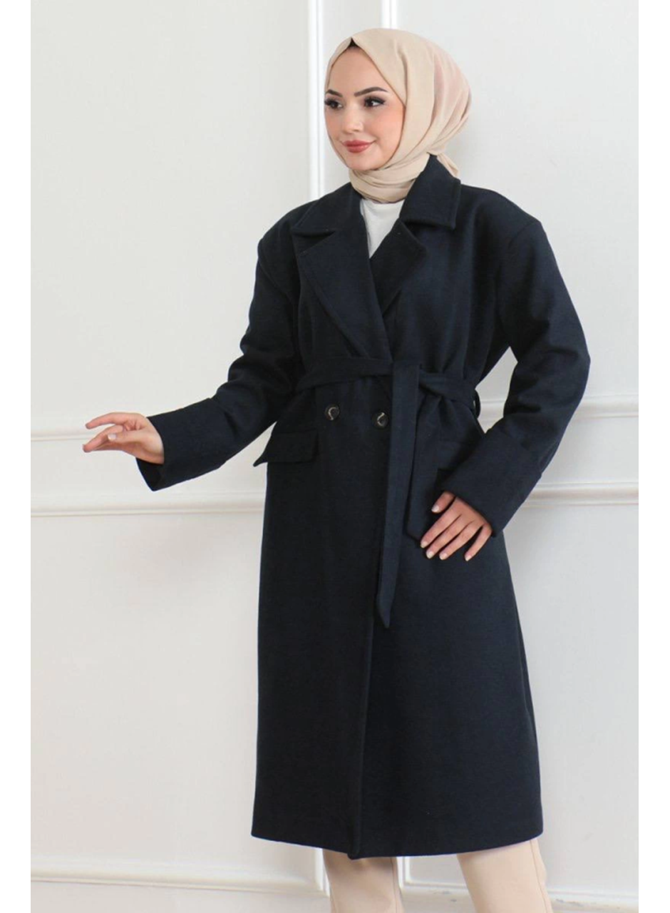 Kaşe Kaban – Uzun Boy Kruvaze Yaka Kuşaklı Tesettür Kaşe Kışlık Kaban, Astarlı Şık Yünlü Dokuma Oversize Rahat Kalıp Cepli Düğmeli Modern Kap Modeli - Lacivert