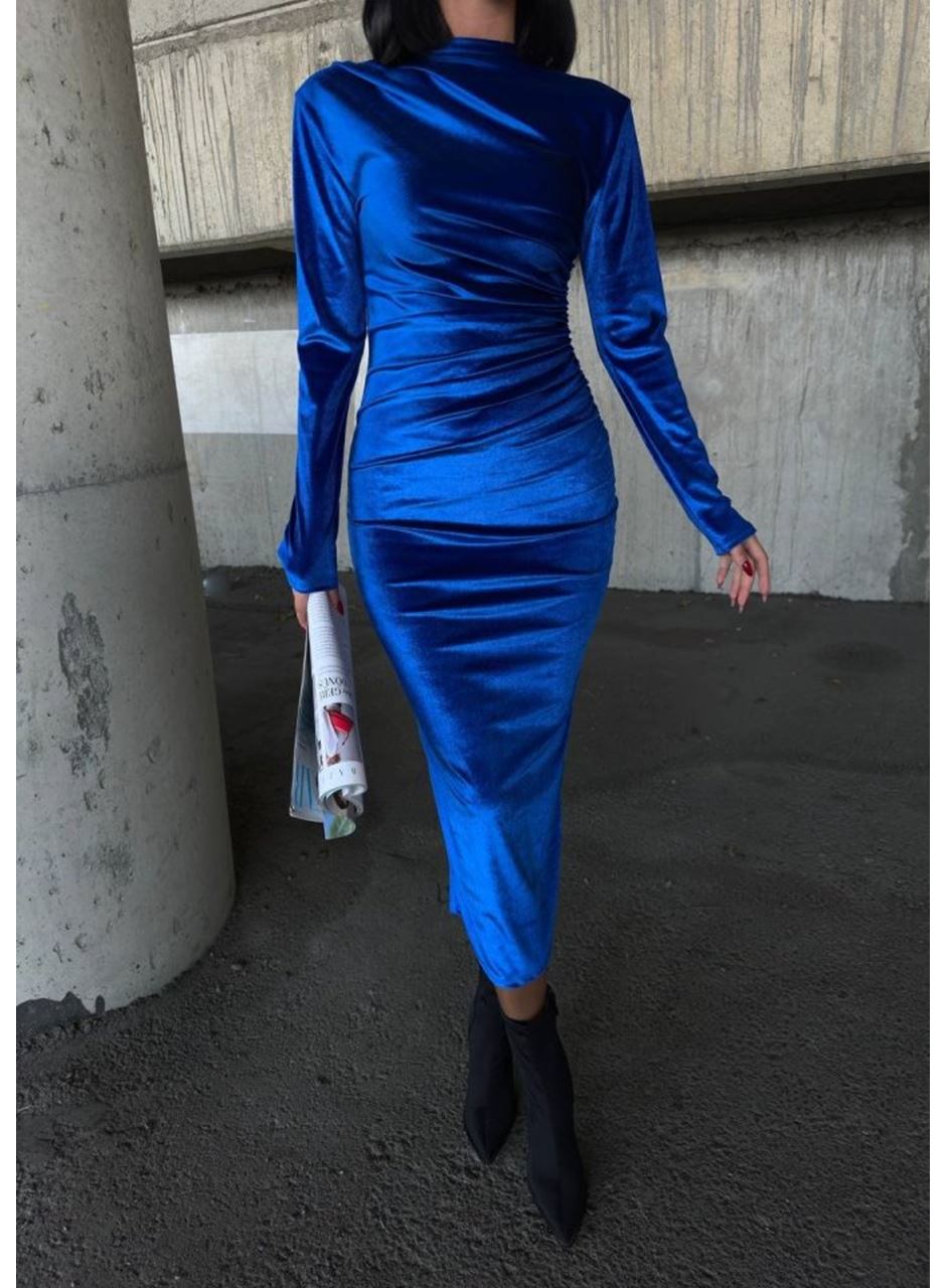 Kadın Uzun Kollu Yarım Balıkçı Yaka Büzgü Detay Kadife Kumaş Elbise