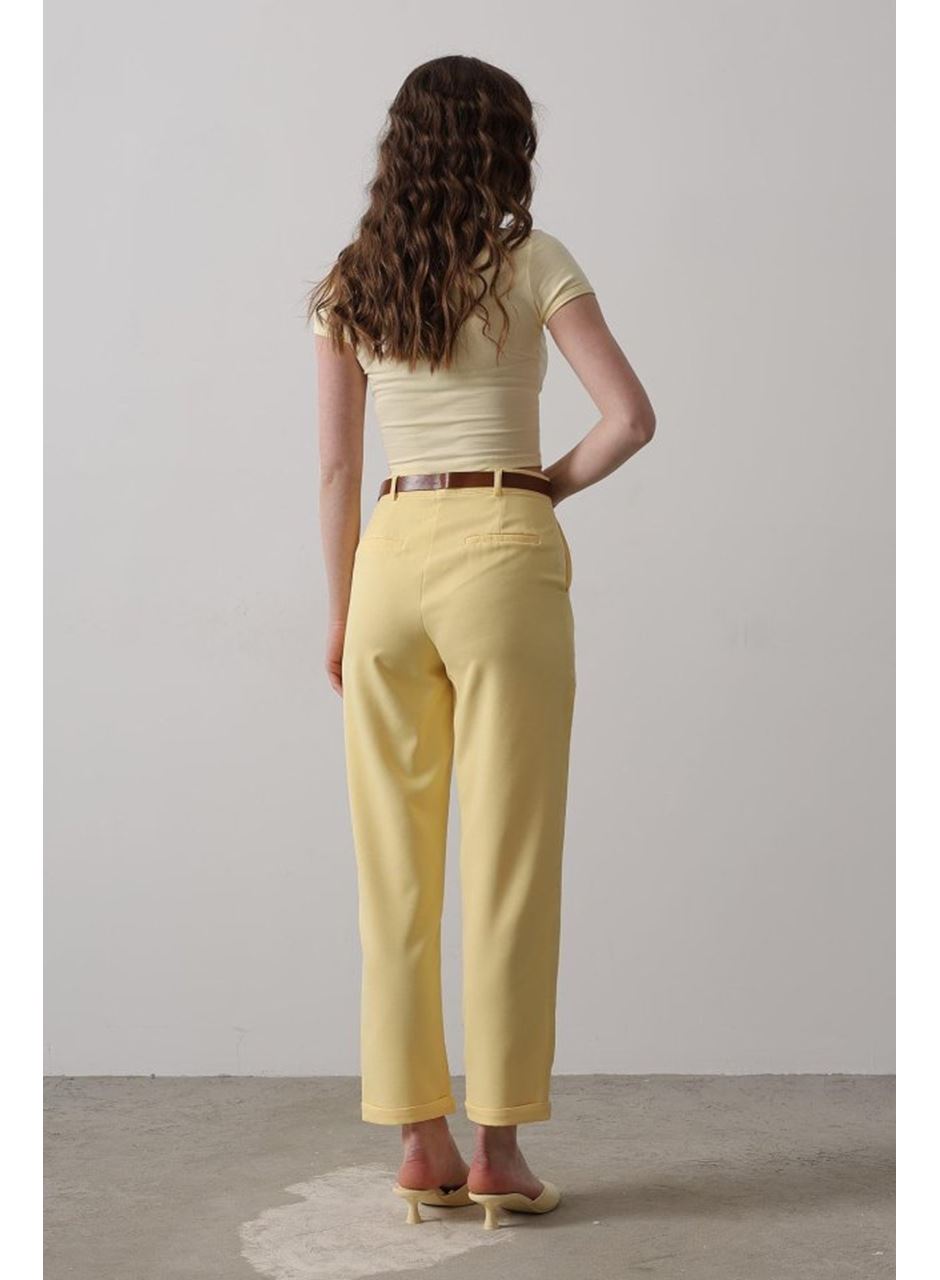 Kemerli Havuç Pantolon - Sarı