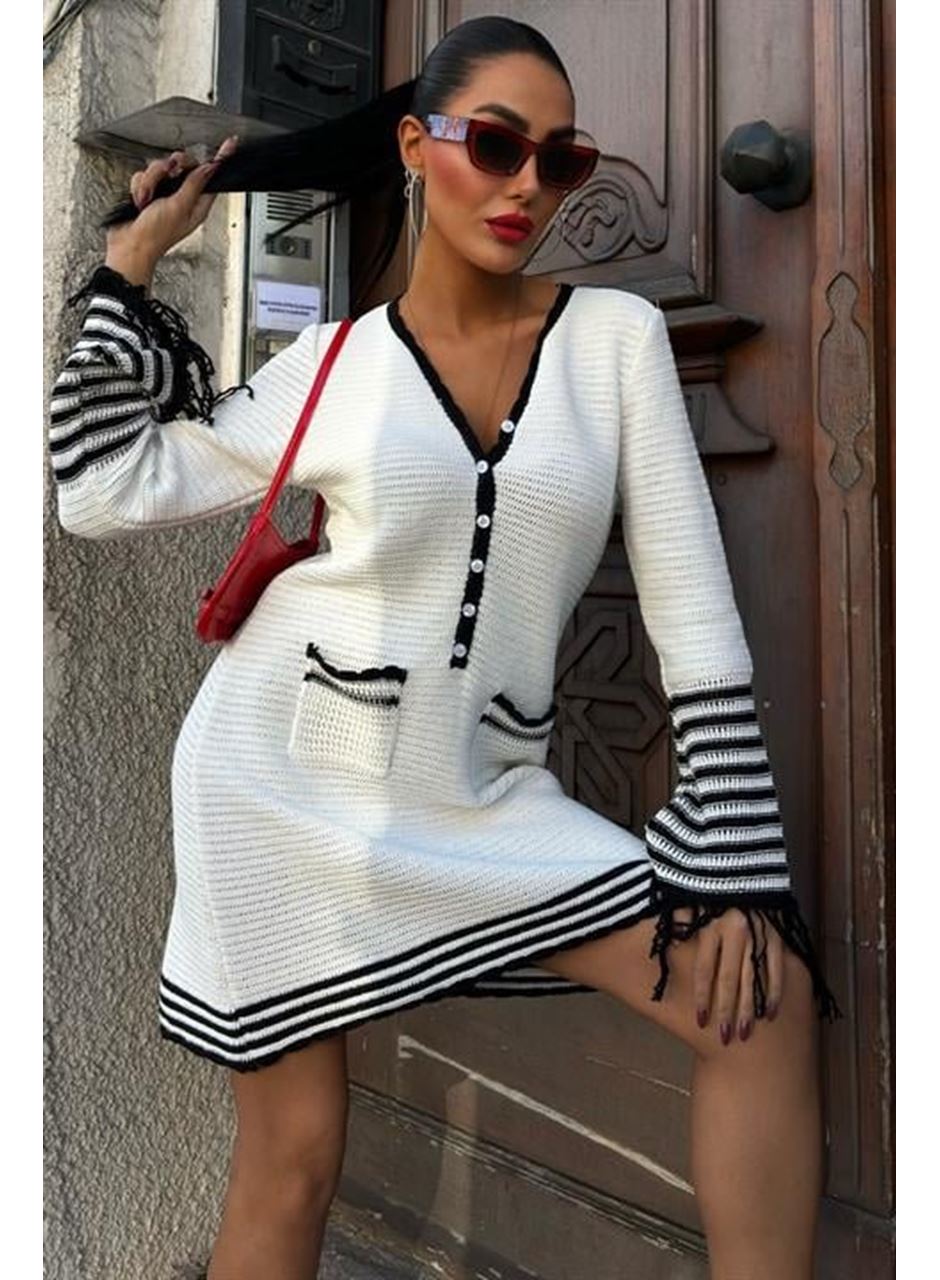 Triko Kolları Püsküllü Düğmeli Elbise 2849