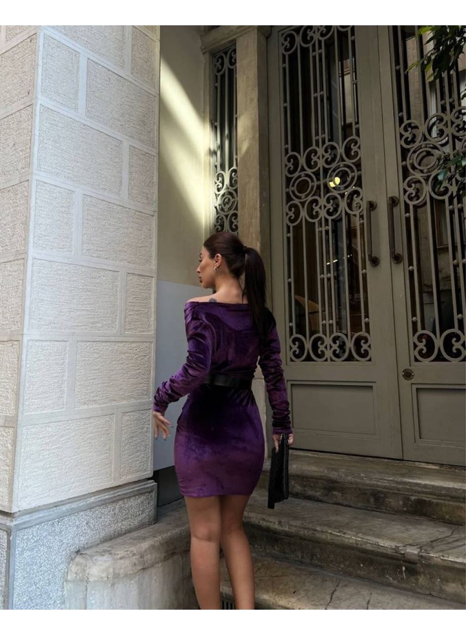 Kadın Uzun Kollu Kruvaze Yaka Omuz Dekolteli Kemer Dahil Mini Kadife Elbise