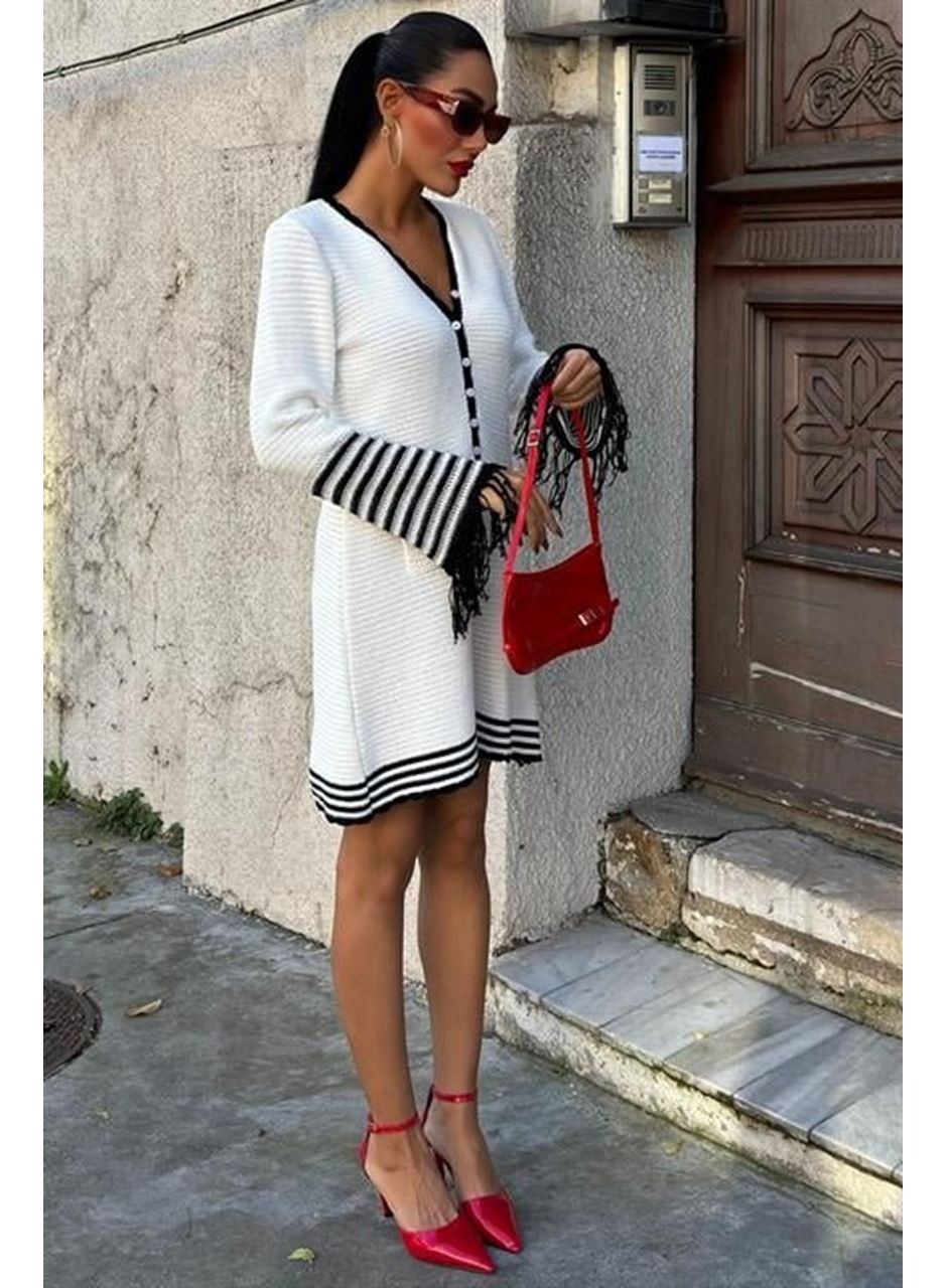 Triko Kolları Püsküllü Düğmeli Elbise 2849