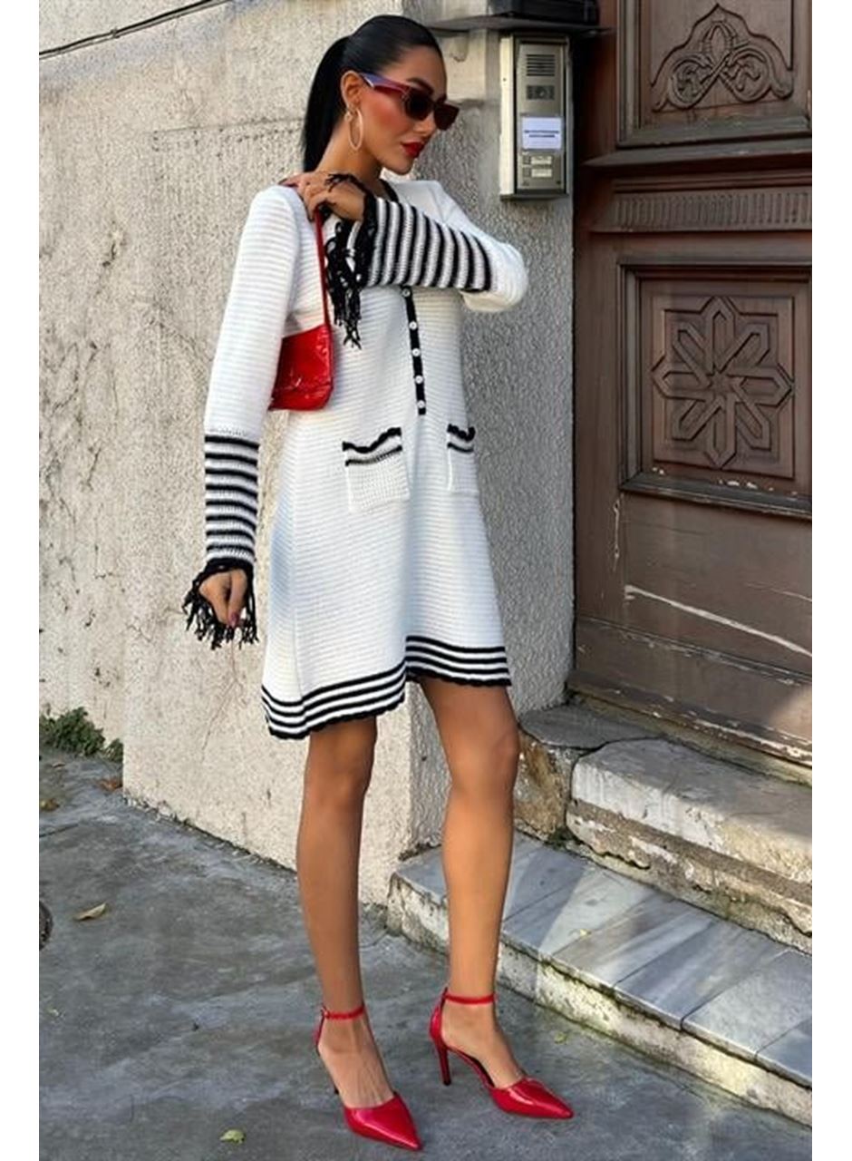 Triko Kolları Püsküllü Düğmeli Elbise 2849