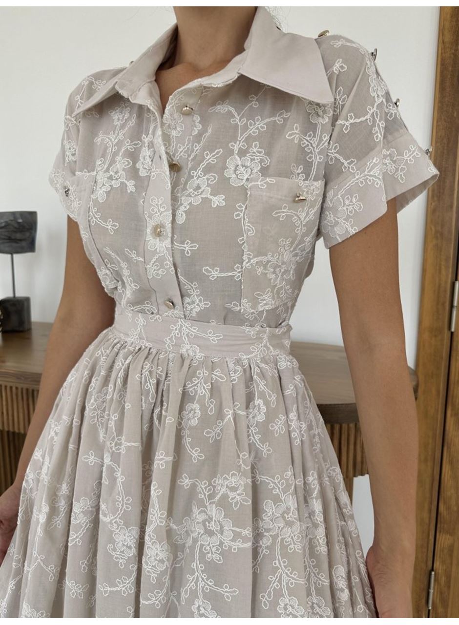 Bej Gömlek Ve Etek Takım