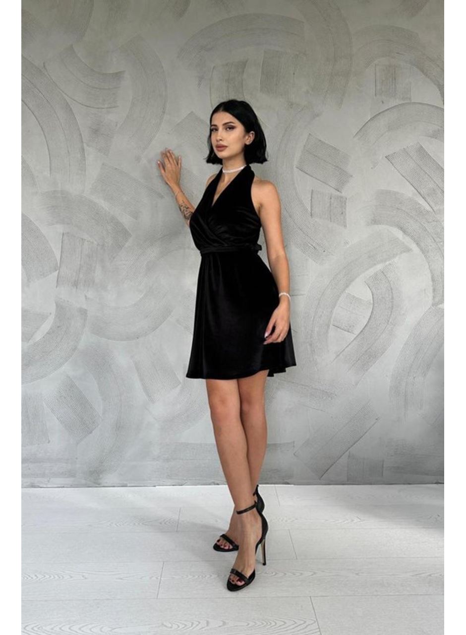 Siyah Boyundan Geçmeli Elbise