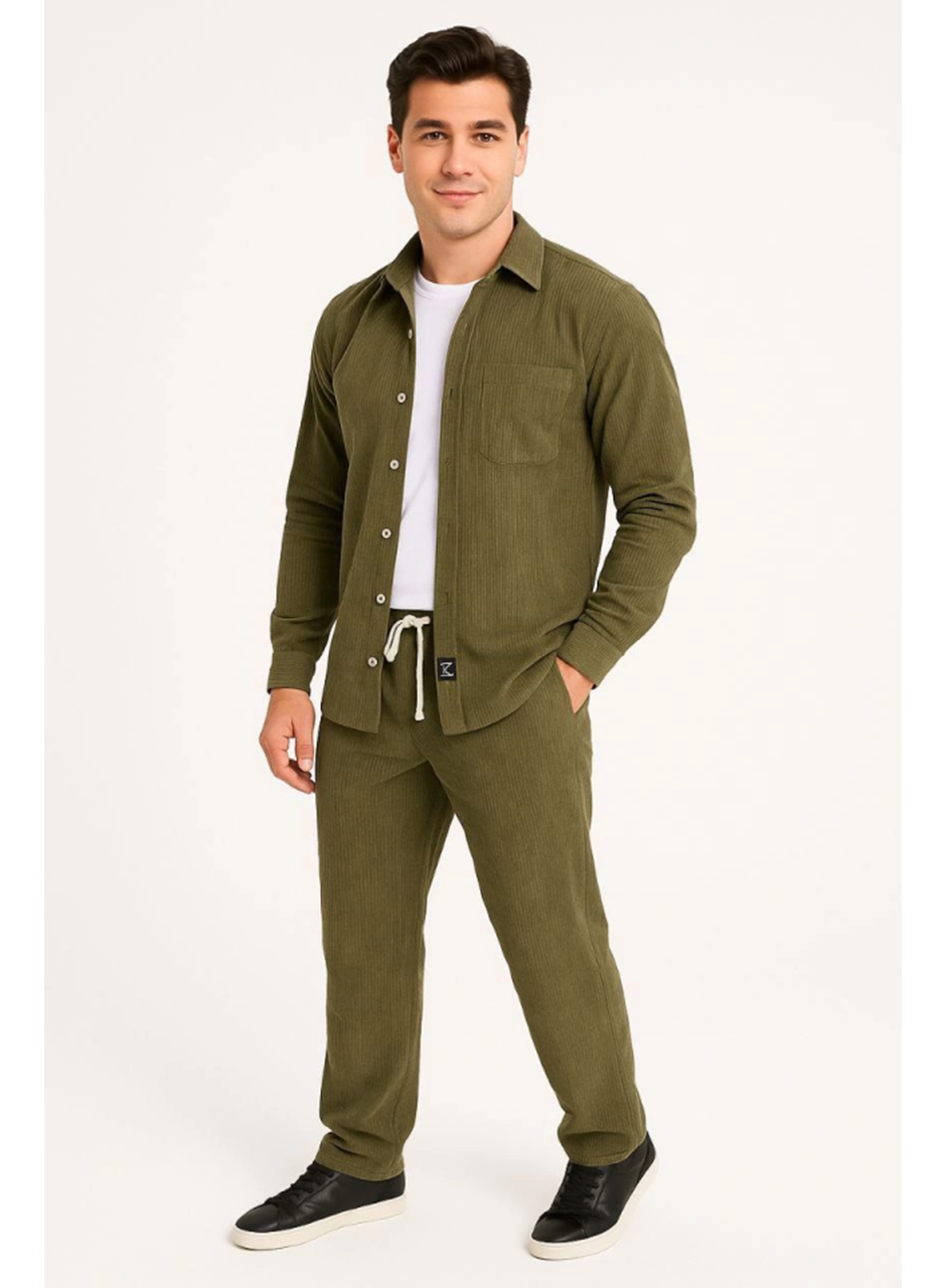 Erkek Kadife Oversize Takım – Gömlek Ve Pantolon İkili Set Füme Corduroy Şıklığı, Rahat Ve Zarif Duruş Yumuşak Dokulu Kadife Kumaş, Düğmeli Gömlek Üst Ve Lastikli Pantolon Alt Parça Ile Gün Boyu Konfor- Haki