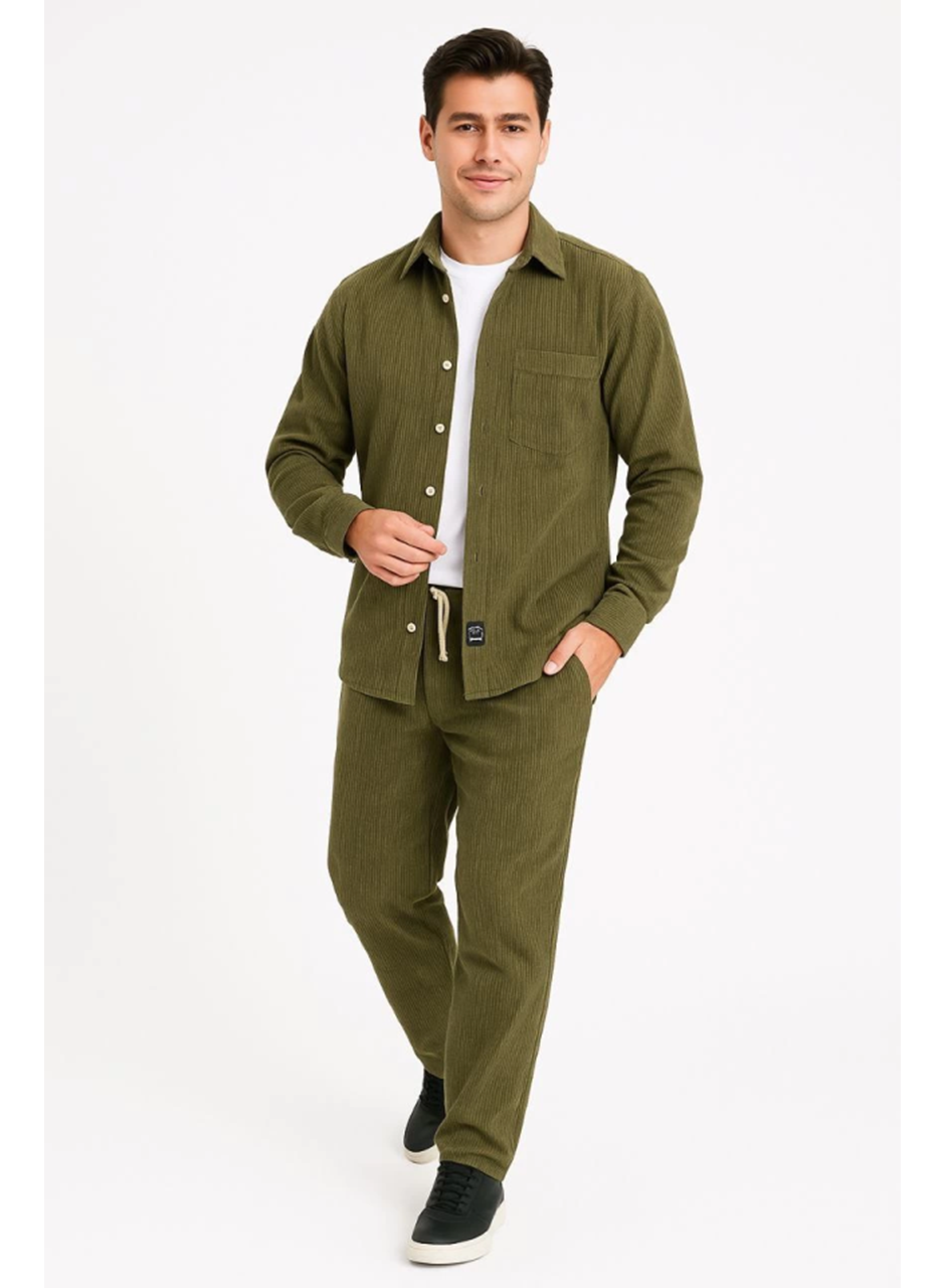 Erkek Kadife Oversize Takım – Gömlek Ve Pantolon İkili Set Füme Corduroy Şıklığı, Rahat Ve Zarif Duruş Yumuşak Dokulu Kadife Kumaş, Düğmeli Gömlek Üst Ve Lastikli Pantolon Alt Parça Ile Gün Boyu Konfor- Haki