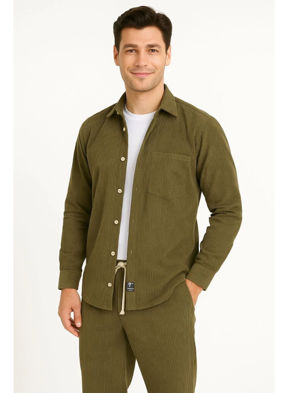 Erkek Kadife Oversize Takım – Gömlek Ve Pantolon İkili Set Füme Corduroy Şıklığı, Rahat Ve Zarif Duruş Yumuşak Dokulu Kadife Kumaş, Düğmeli Gömlek Üst Ve Lastikli Pantolon Alt Parça Ile Gün Boyu Konfor- Haki