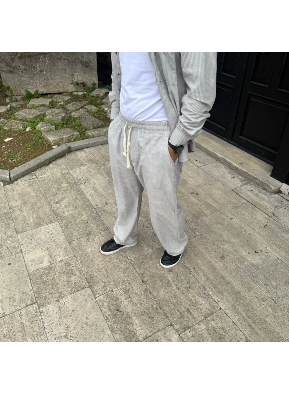 Erkek Kadife Oversize Takım – Gömlek Ve Pantolon İkili Set Füme Corduroy Şıklığı, Rahat Ve Zarif Duruş Yumuşak Dokulu Kadife Kumaş, Düğmeli Gömlek Üst Ve Lastikli Pantolon Alt Parça Ile Gün Boyu Konfor- Gri