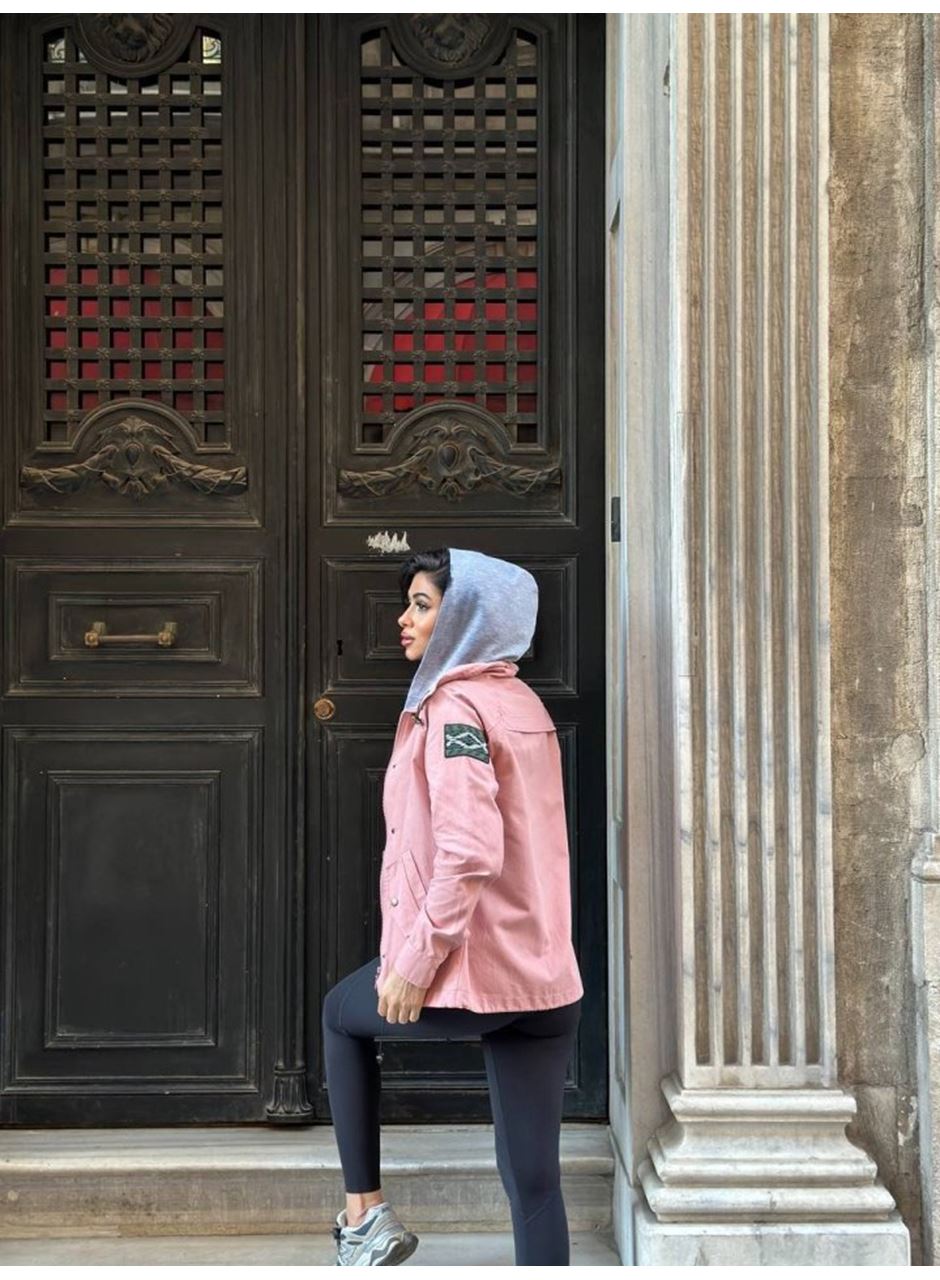 Kadın Ek Parça Kapüşon Kol Arma Detay Gabardin Ceket