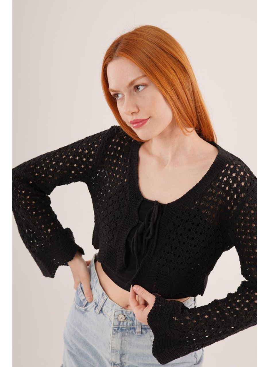 Ön Bağlamalı Ajurlu Crop Siyah Hırka