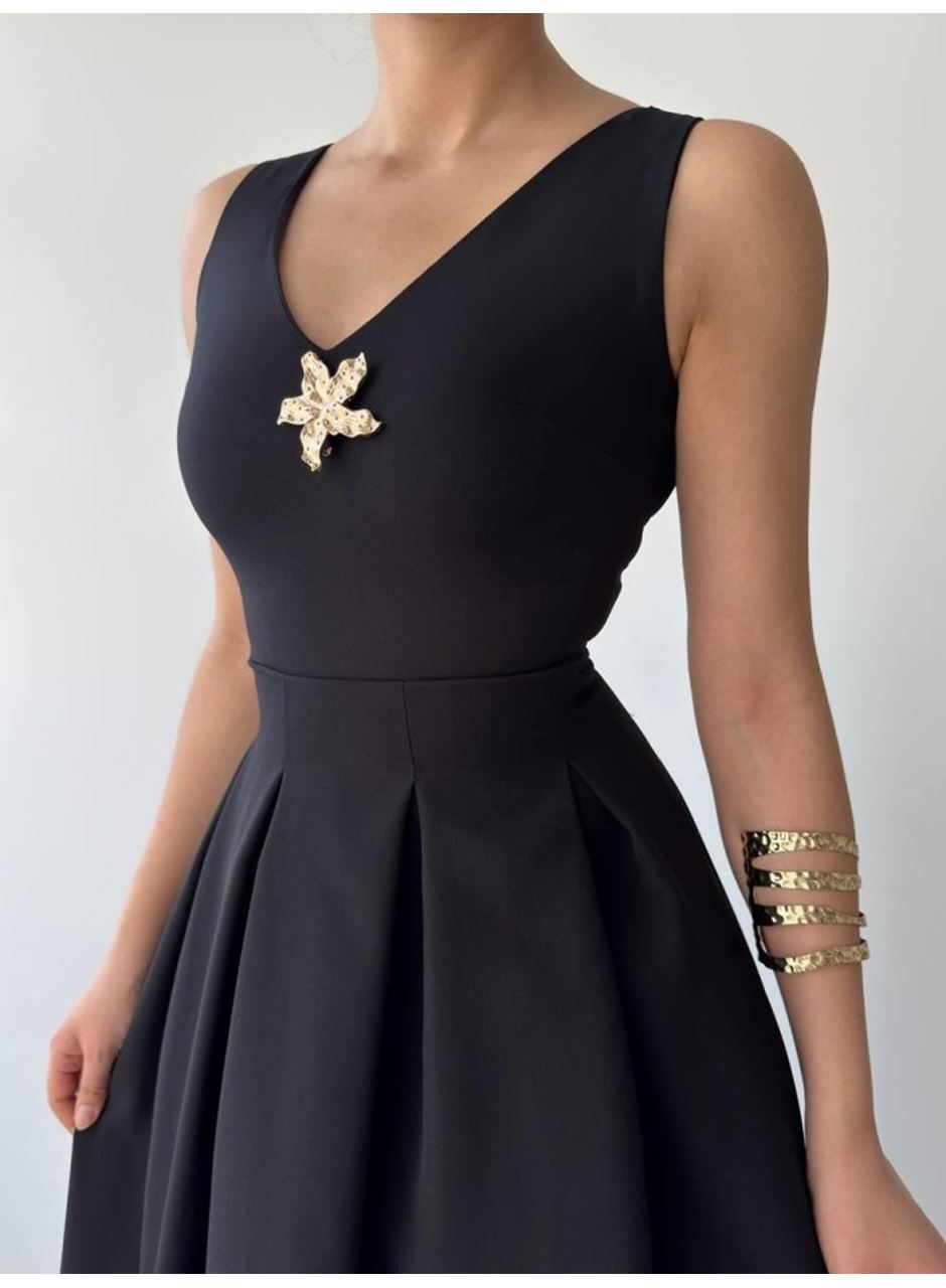 Late Yıldız Detaylı Elbise