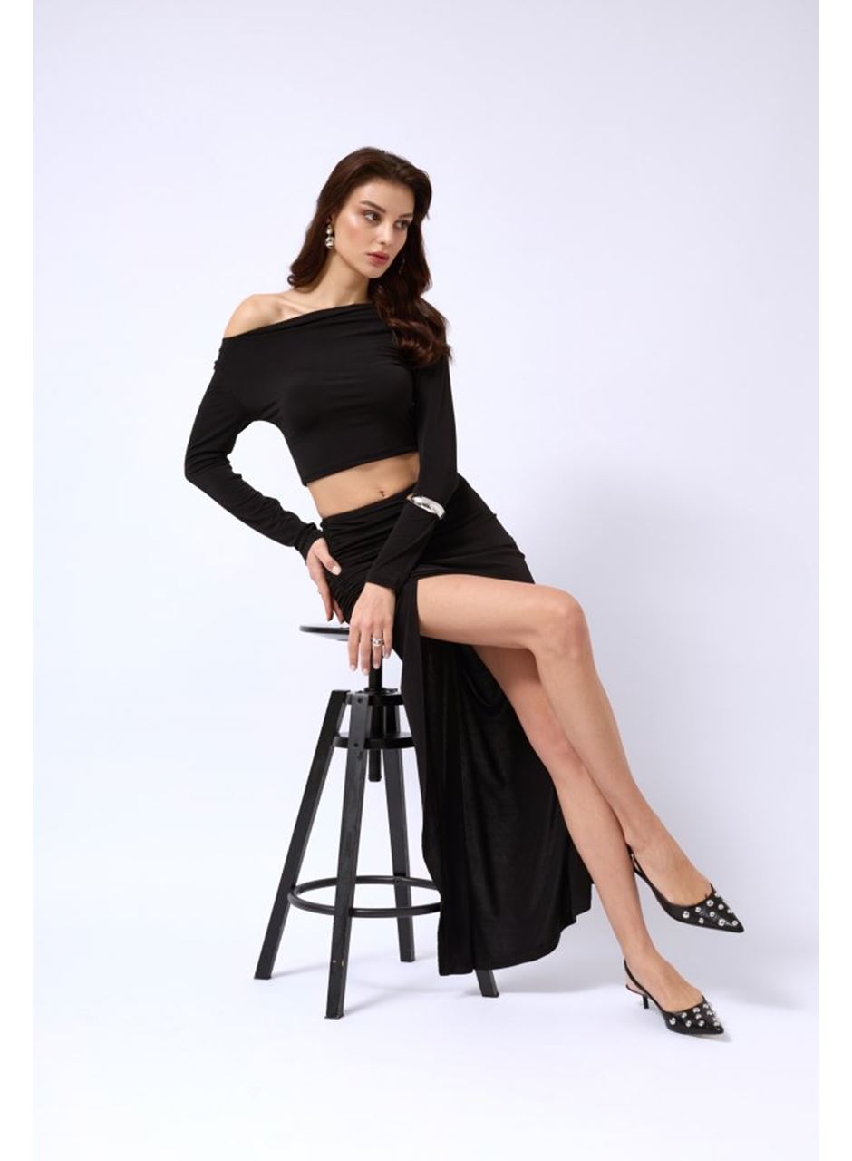 Kayık Yaka Uzun Kol Bluz