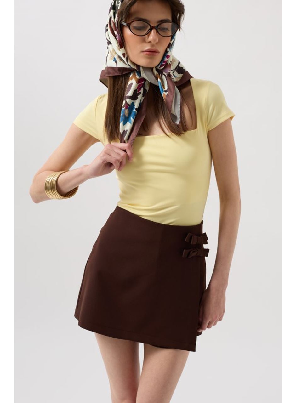 Fiyonk Detay Mini Etek