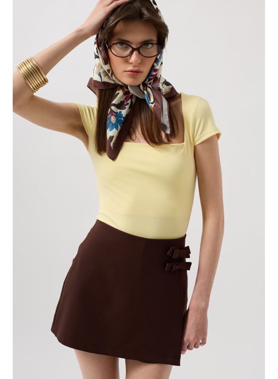 Fiyonk Detay Mini Etek