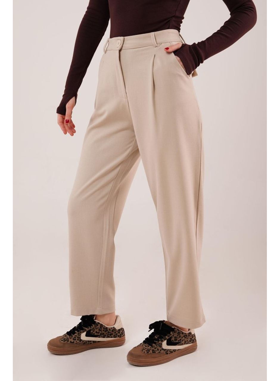 Kapama Cep Detaylı Krem Pantolon