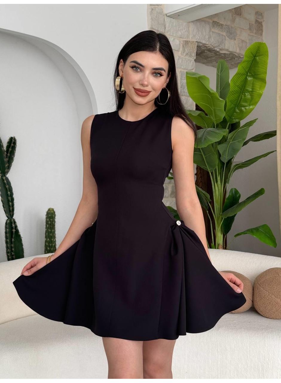 More İnci Detaylı Elbise