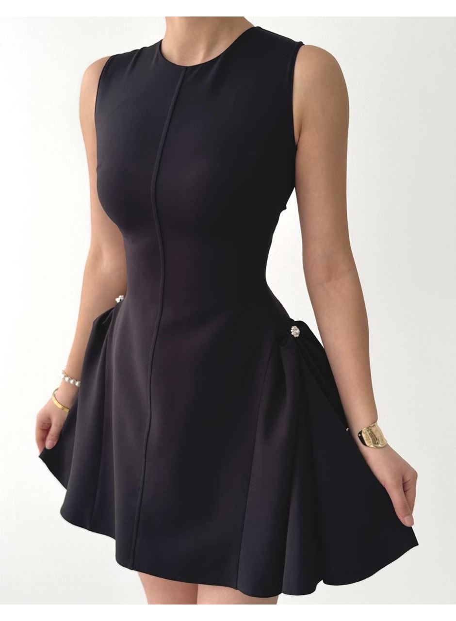 More İnci Detaylı Elbise