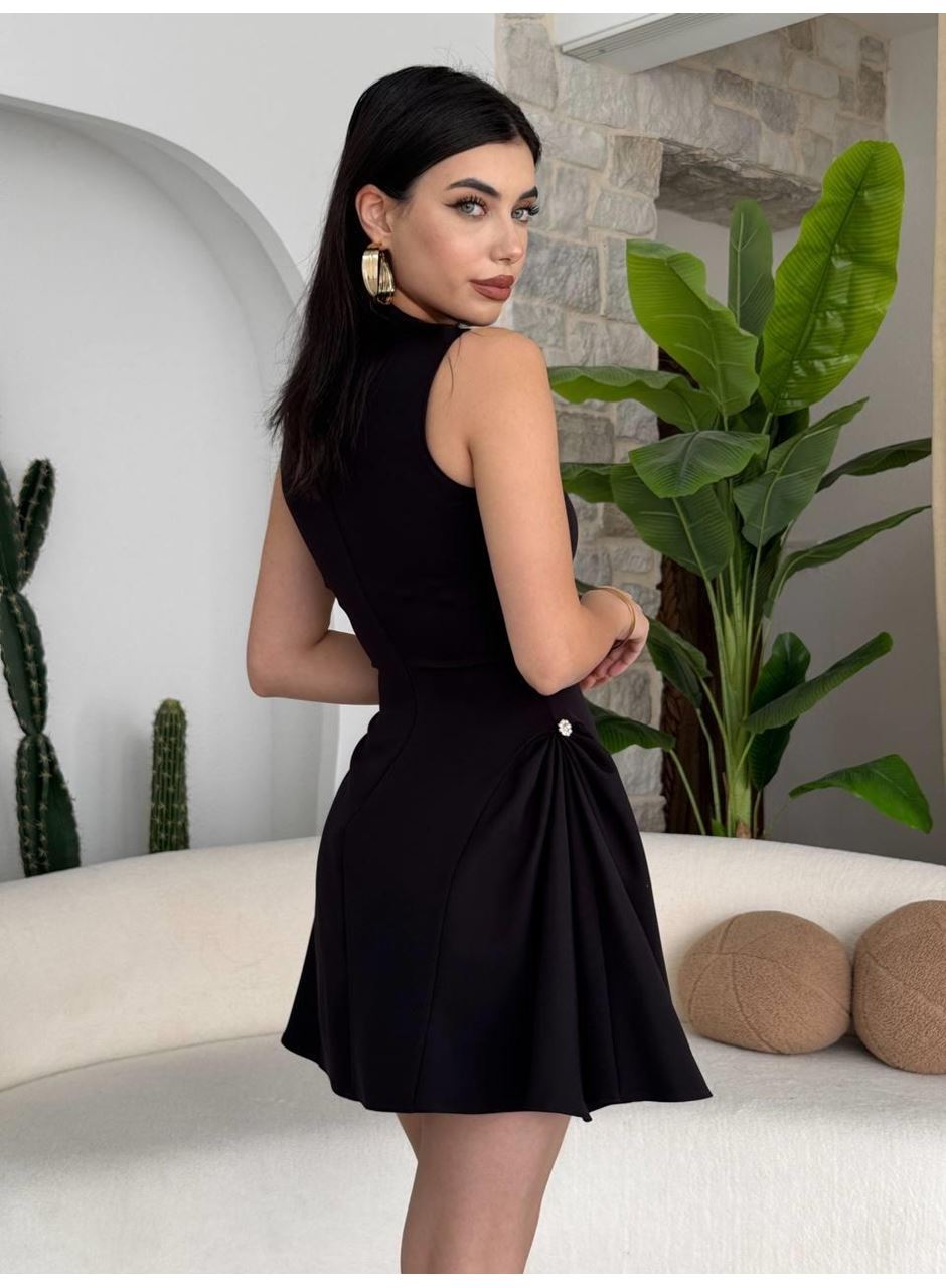 More İnci Detaylı Elbise