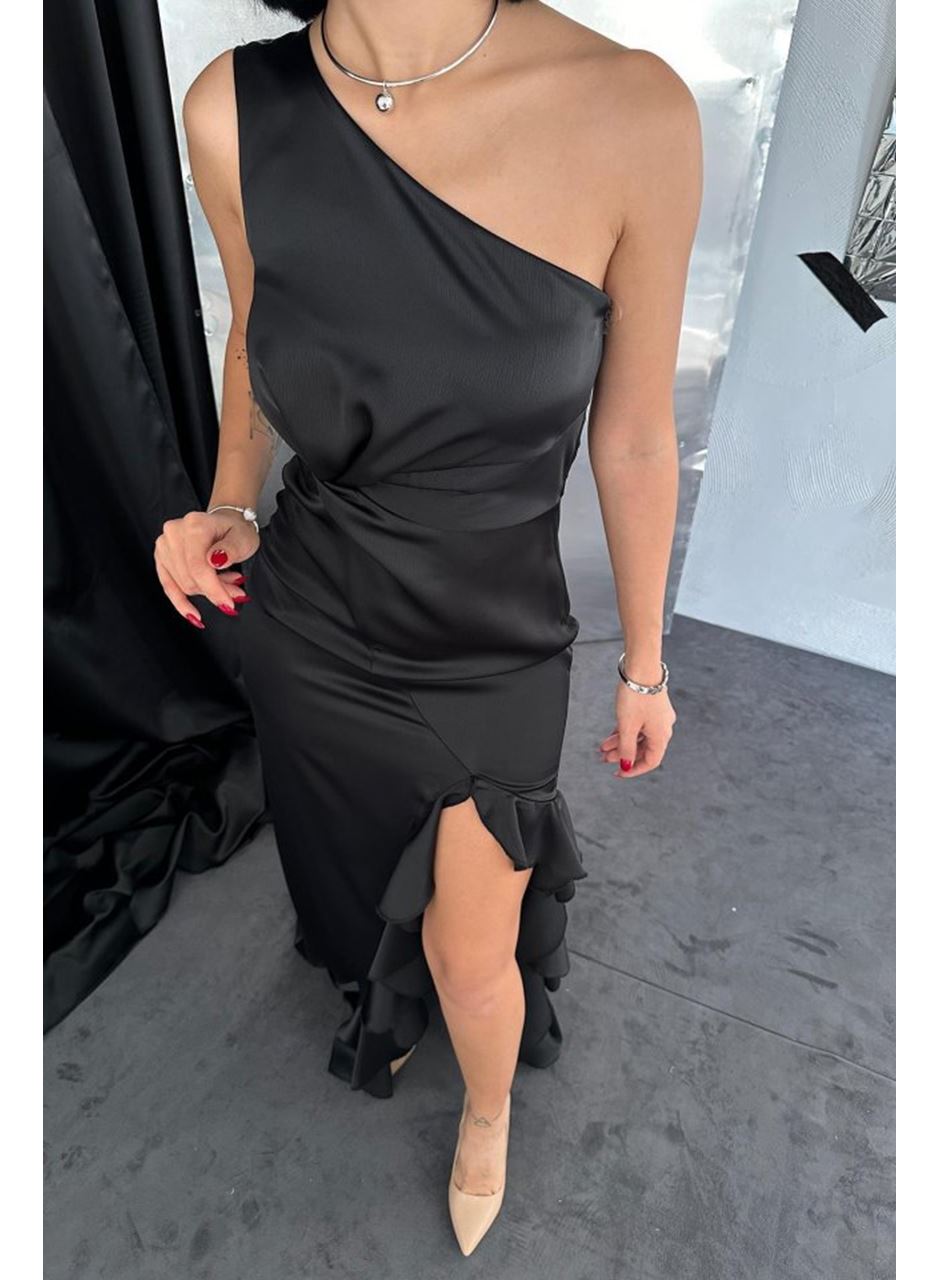 Siyah Volanlı Saten Abiye