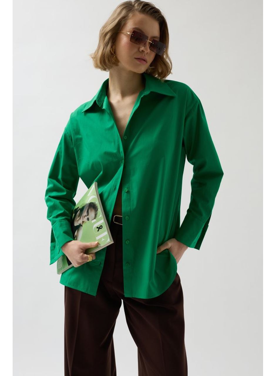 Sırt Dekolteli Bağcıklı Gömlek