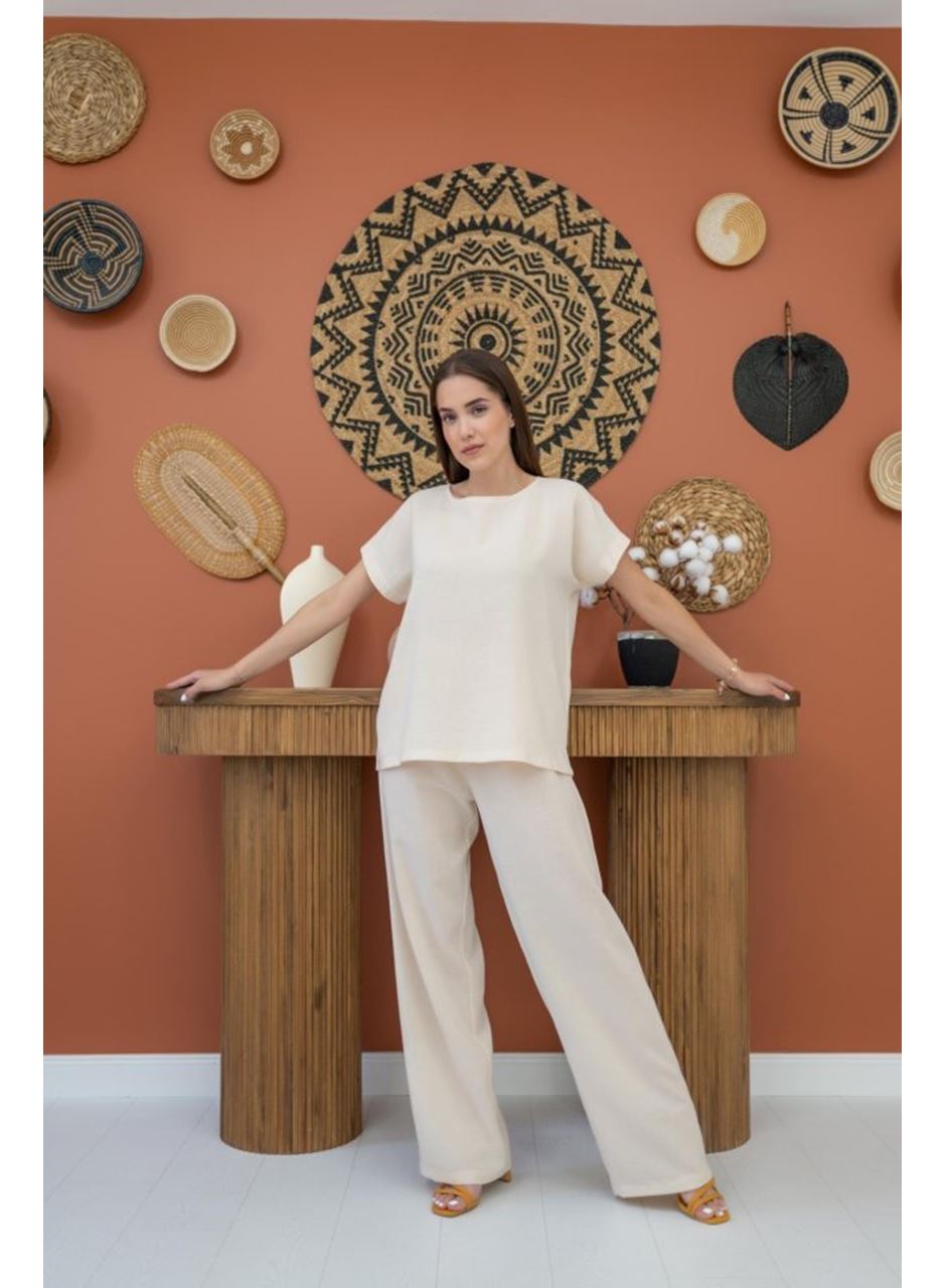 Bej T-Shirt Ve Pantolon Takım