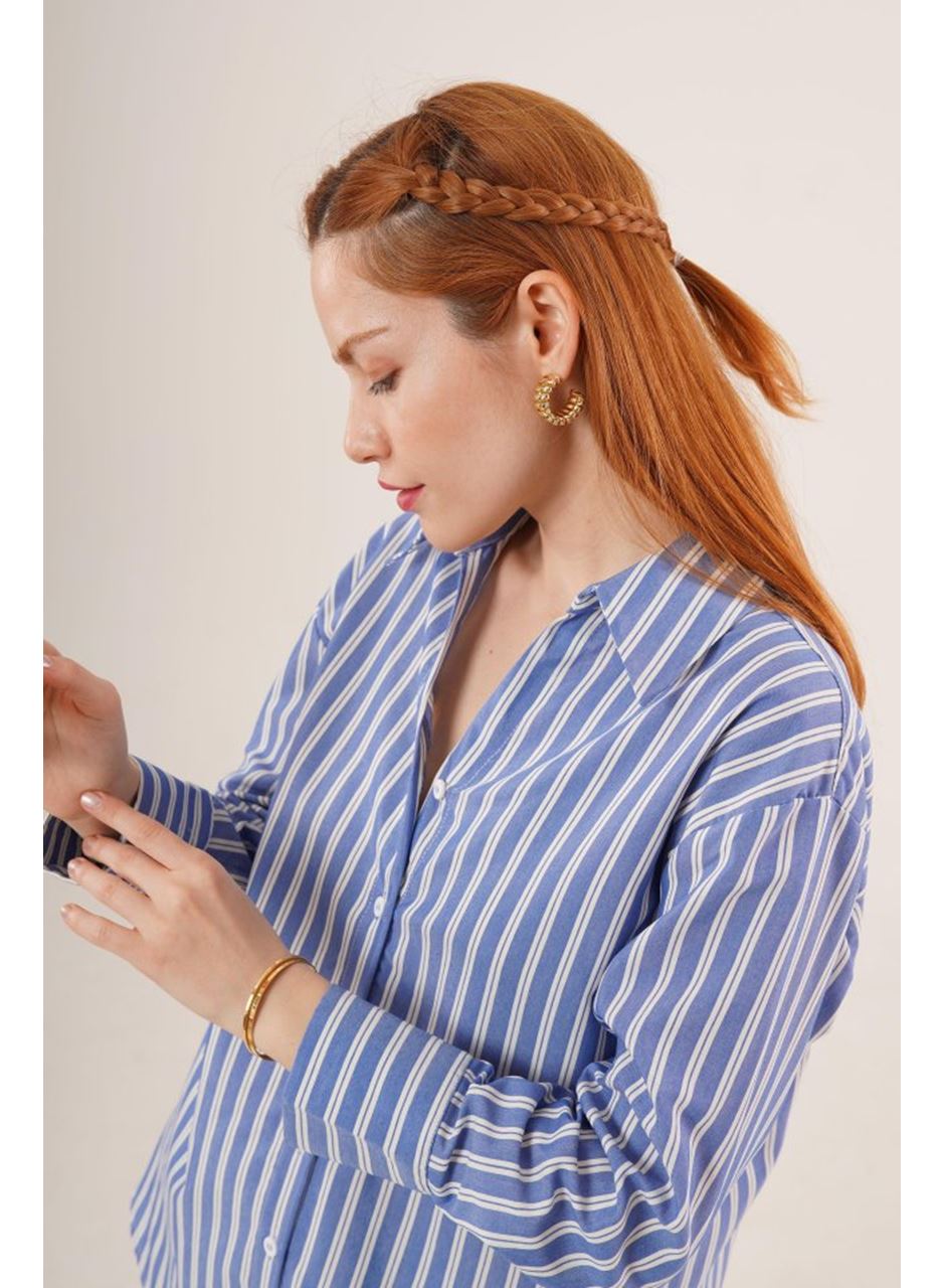 Çift Çizgi Geçişli Düğmeli Mavi Gömlek